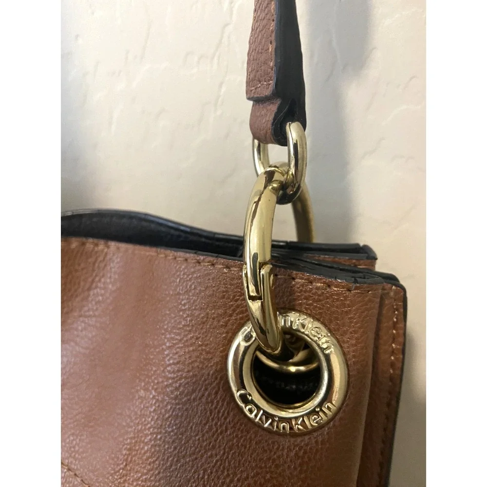 Calvin Klein Women's Reversible Hobo Shoulder Handbag Black Brown Faux Leather